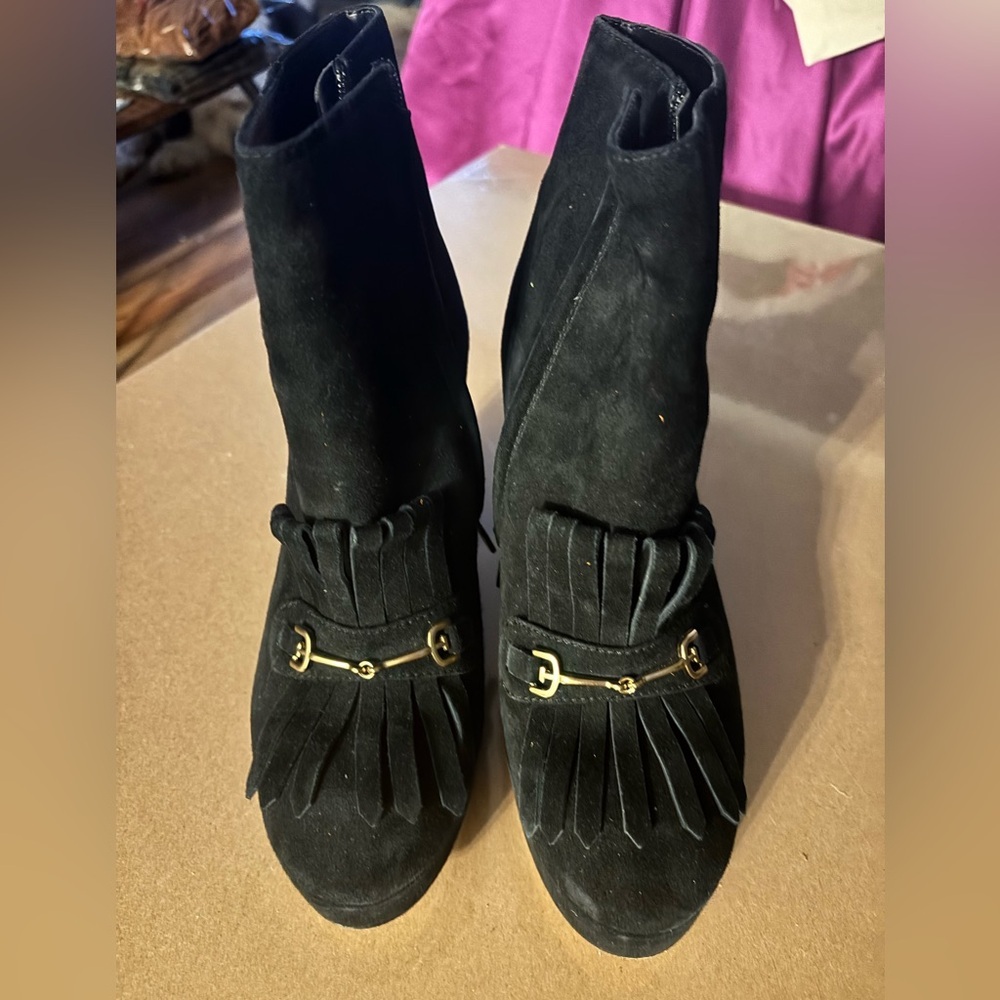Sam Edelman Black Suede Ankle Booties With Gold Accents S 8.5